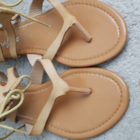 Traffic Women's Sandals - Picture 2 of 11